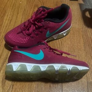 Nike Women's Maroon and Aqua Athletic Shoes EUC 
No original box